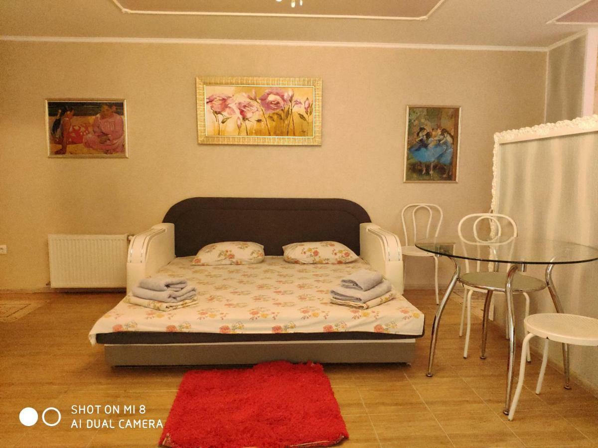 Apartments Domovik Latorichnaya,3 Мукачево Экстерьер фото